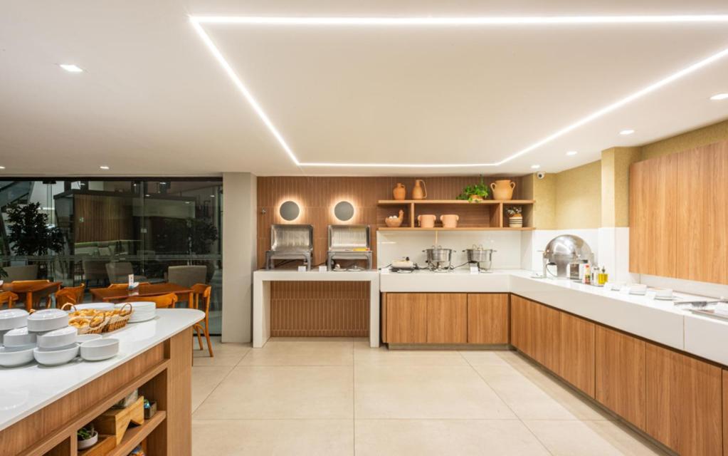 Malibu Plaza Hotel Лауро де Фрейтас Екстериор снимка